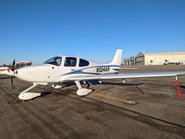 Cirrus SR-20 (N524AR)