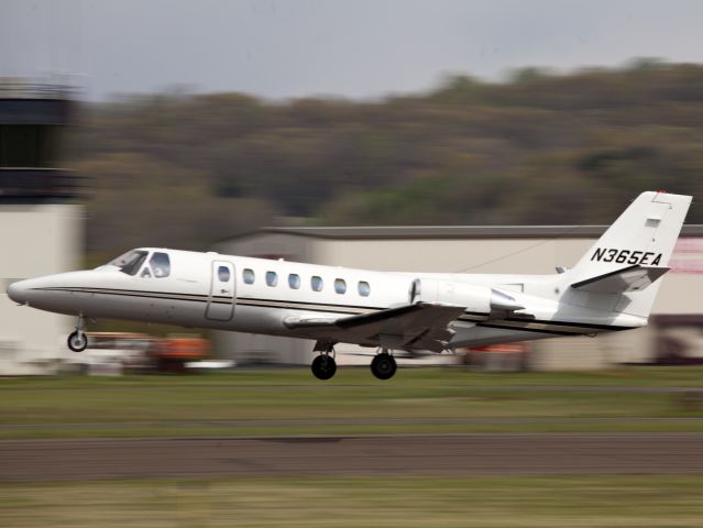 Cessna Citation V (N365EA) - Take off runway 26. The aircraft is managed by CFM Corporate Flight Management.