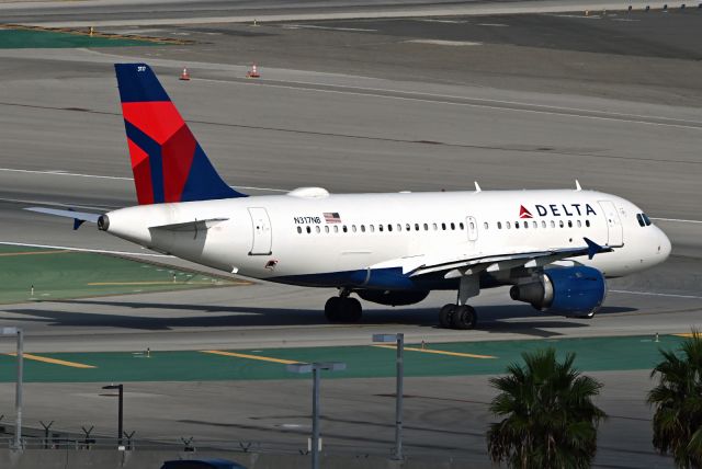 Airbus A319 (N317NB)