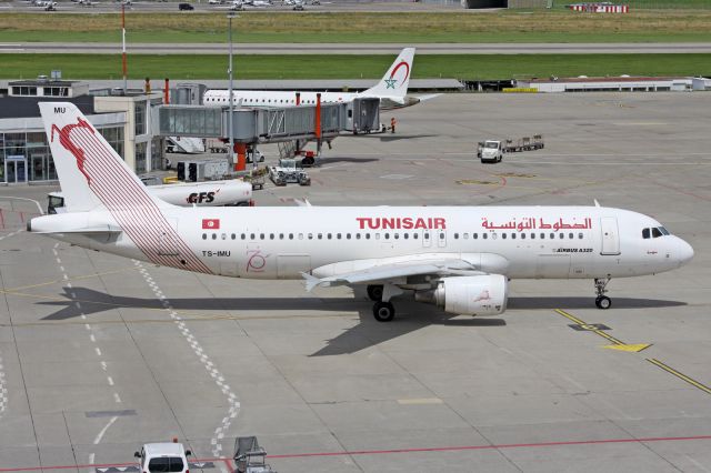 Airbus A320 (TS-IMU)