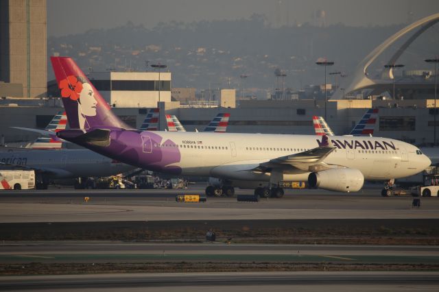 Airbus A330-200 (N386HA)