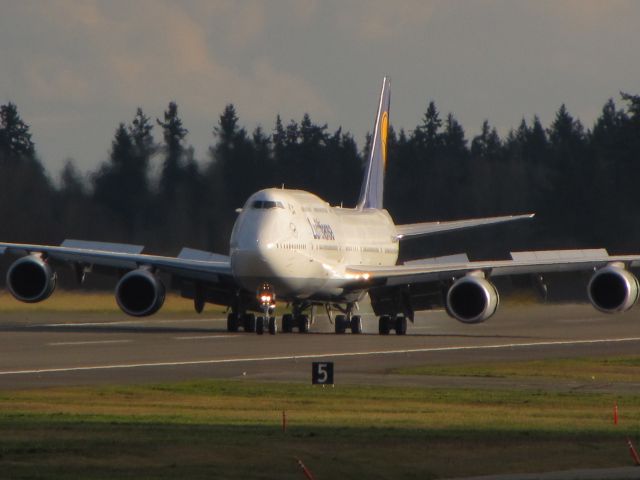 Boeing 747-200 (D-ABYG) - you can watch the full landing on this sitebr /a rel=nofollow href=http://www.youtube.com/watch?v=KytYmUdk8hg&list=PLwVGieK_URTY_wU8E7C_amf6BXczOQq4-&index=13https://www.youtube.com/watch?v=KytYmUdk8hg&list=PLwVGieK_URTY_wU8E7C_amf6BXczOQq4-&index=13/a