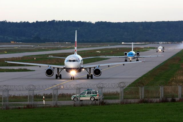 Airbus A319 (G-EUOH)