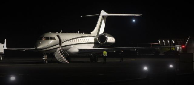 Bombardier Global Express (T7-VSR) - Santa Maria Island International Airport - LPAZ. November 11, 2021.