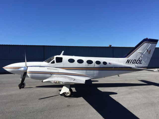 Cessna 421 (N100L)