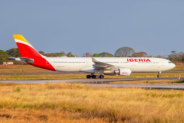 Airbus A330-300 (EC-LYF)