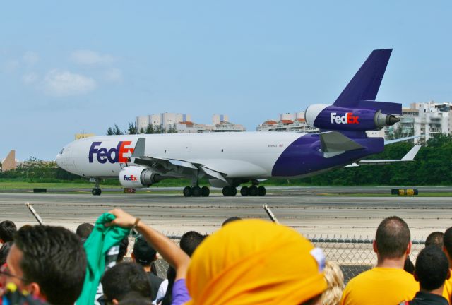 Boeing MD-11 —