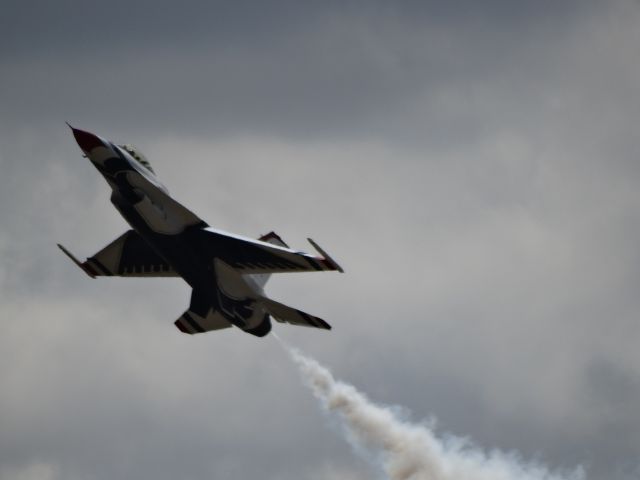 Lockheed F-16 Fighting Falcon —