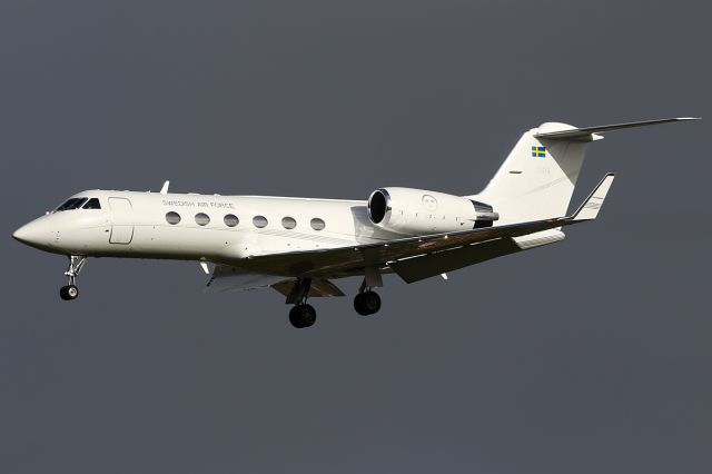 Gulfstream Aerospace Gulfstream IV (10-2004)