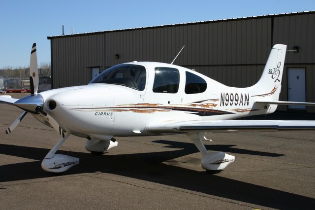 Cirrus SR-22 (N999AN)