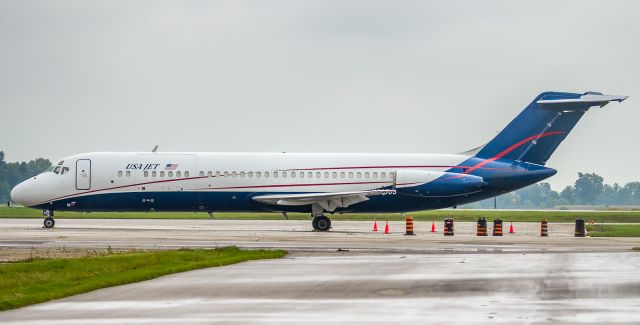 McDonnell Douglas DC-9-30 (N205US) - Snapped this at the London, Ontario Airshow, unfortunately the weather was crap and they cancelled the show the day I was there! This was the only shot I got...