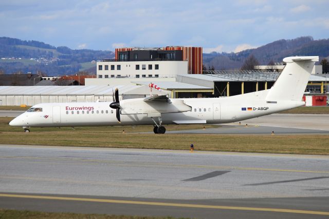 de Havilland Dash 8-400 (D-ABQP)