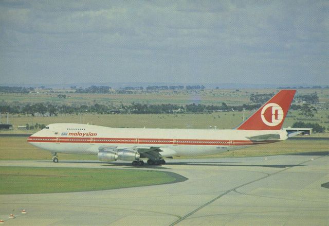 Boeing 747-200 (9M-MHJ) - scanned from photobr /malasian airlines