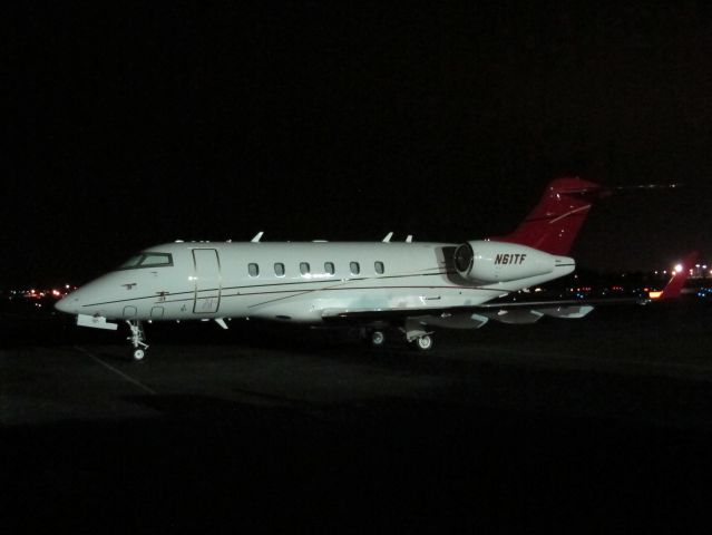 Bombardier Challenger 300 (N61TF)