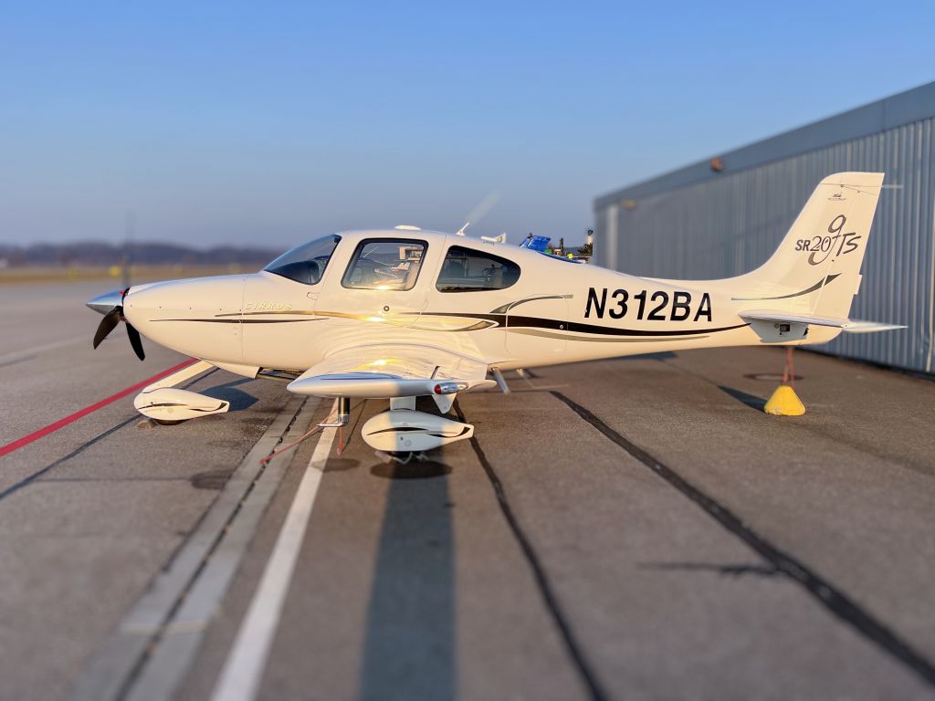 Cirrus SR-20 (N312BA) - At Augsburg, Germany. 07-MAR-2022.