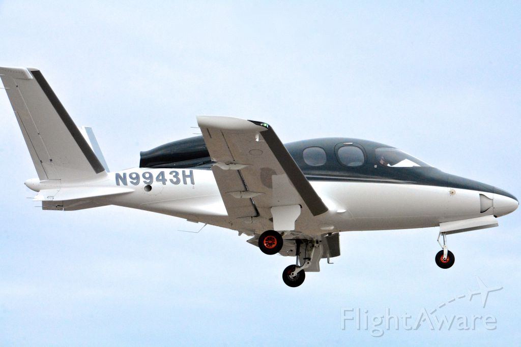 cirrus vision sf50 (n9943h)