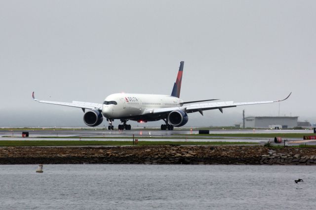 Airbus A350-900 (N572DZ)