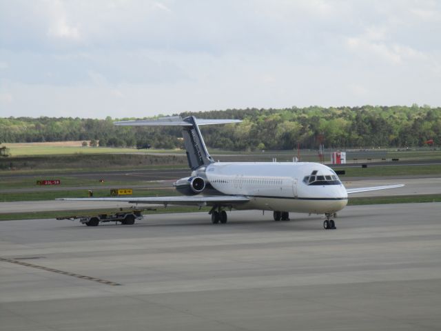 McDonnell Douglas DC-9-30 (N697BJ)