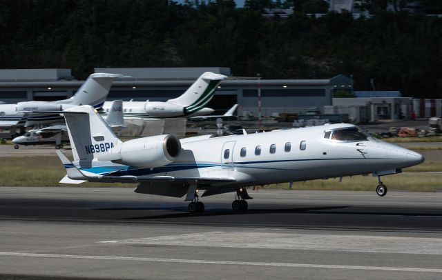 Learjet 60 (N898PA)