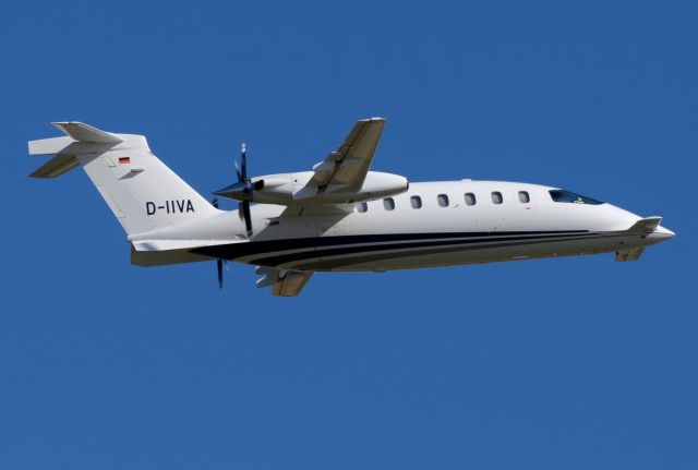 Piaggio P.180 Avanti (D-IIVA)