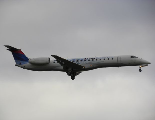 Embraer ERJ-145 (N568RP)