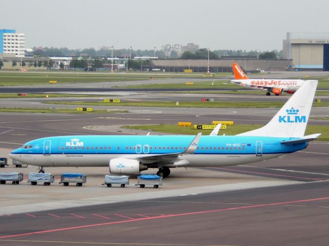 Boeing 737-800 (PH-BGC)