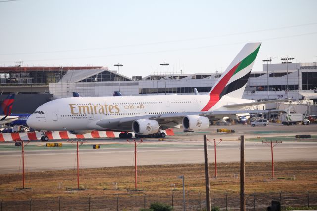 Airbus A380-800 (A6-EVL)