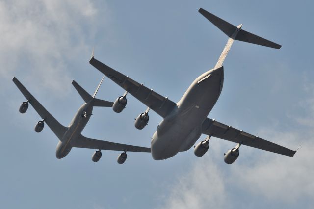 Boeing C-135FR Stratotanker (60-0351) - Not something you see every day! KC-135R & C-17 in simulated refueling demonstration. KC-135R = 60-0351 & C-17 - 99-0055