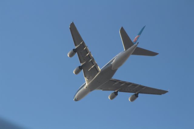 Airbus A380-800 (B-6136) - FINAL APPROACH KLAX 24R