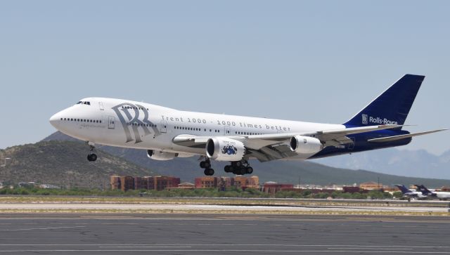 Boeing 747-400 (N787RR) - 07/16/2016 Landing at Tucson AZ