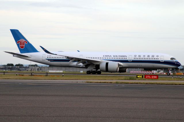 Airbus A350-900 (B-324R) - Landing on rwy 27L on 11-Sep-23 operating flight CSN303 from ZGGG.