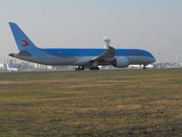 BOEING 767-300 (EI-NEW)