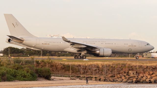 Airbus A330-200 (A39007) - A39-007 as ASY333 arriving on runway 16R from Amberley. 