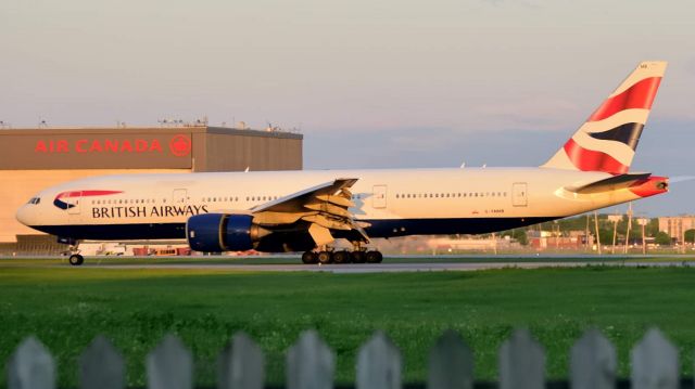 Boeing 777-200 (G-YMMB)