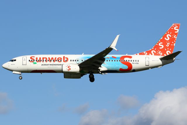 Boeing 737-800 (PH-HSK)