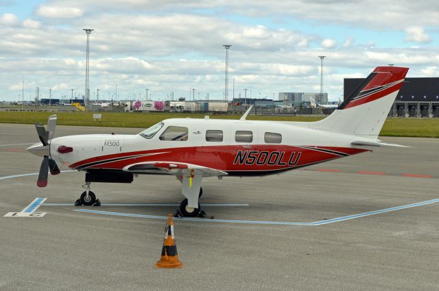 Piper Malibu Mirage (N500LU) - Parked in the south