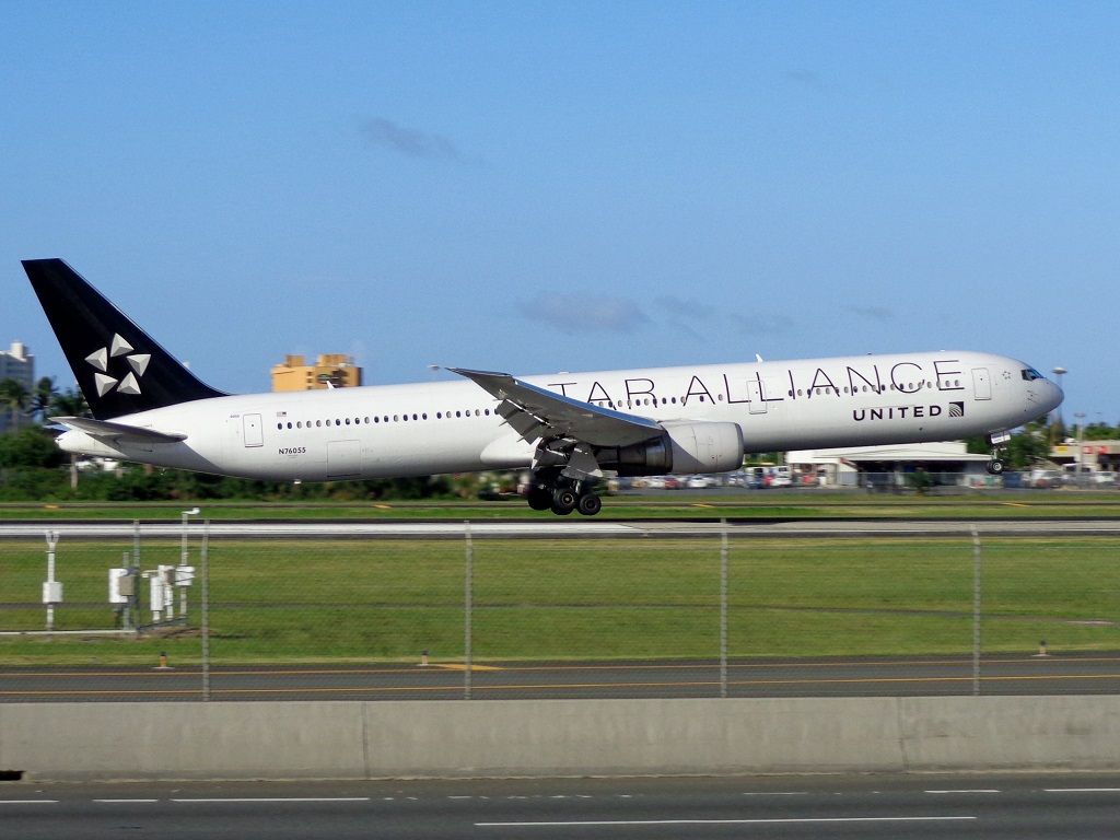 BOEING 767-400 (N76055) - Star Alliance!