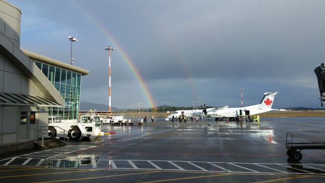 de Havilland Dash 8-100 (C-GJZX) - Double Rainbows are bread at YYJ!