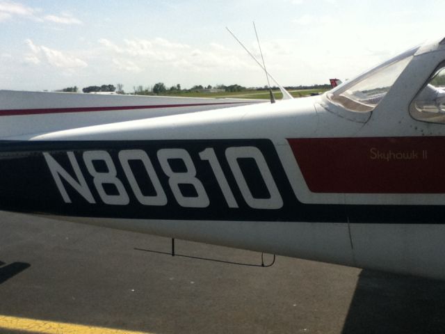 Cessna Skyhawk (N80810) - Took pic during preflight of the plane.