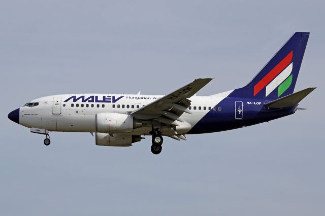 BOEING 737-600 (HA-LOP)