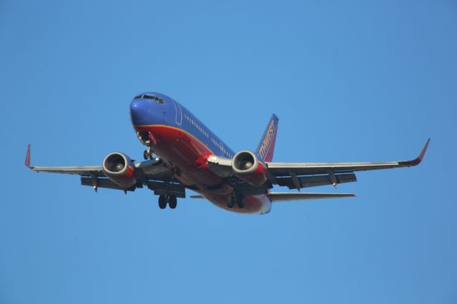 BOEING 737-300 (N644SW)