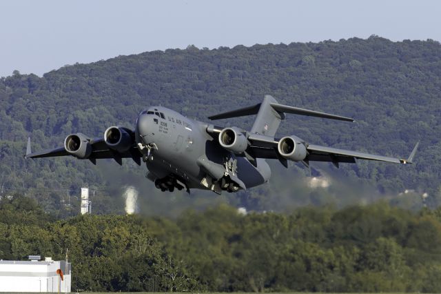 Boeing Globemaster III (02-1098)