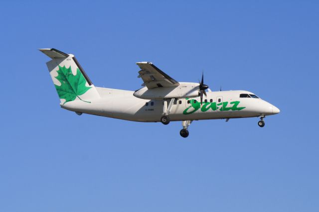 de Havilland Dash 8-100 (C-FABA) - Arriving at Montréal-Trudeau