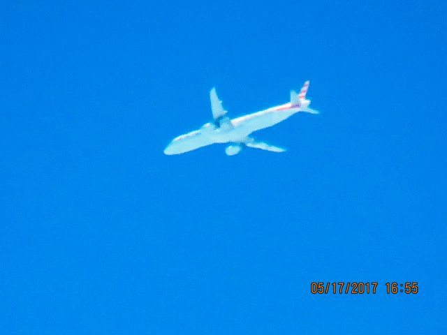 Airbus A321 (N557UW)