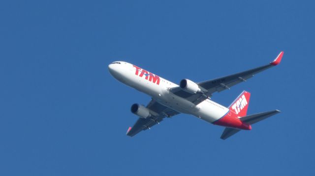 BOEING 767-300 (MSW) - Shown here moments from landing off the coast of Monmouth NJ is this TAM Boeing 767 in the Winter of 2016.
