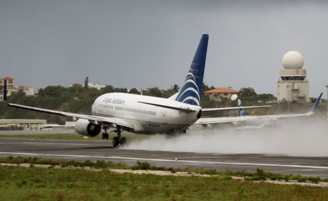 Boeing 737-700 (HP-1375CMP)