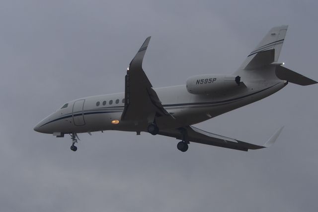 Dassault Falcon 20 (N595P)