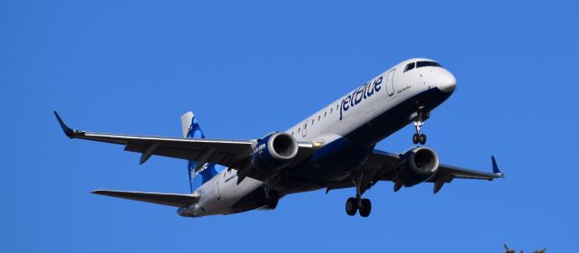 Embraer ERJ-190 (N184JB)