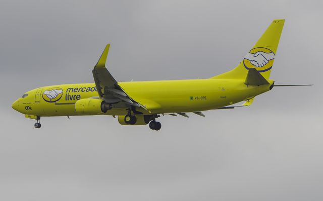 Boeing 737-800 (PS-GFE)