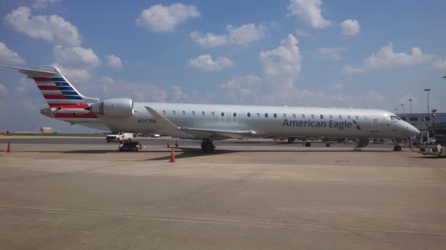 Canadair Regional Jet CRJ-900 (N547NN) - First CRJ9 in the new american colors.